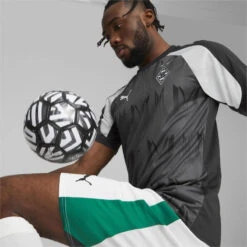Borussia Mönchengladbach Prematch Voetbalshirt PUMA -Draag Straal borussia monchengladbach prematch voetbalshirt puma 3