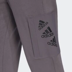 ADIDAS Essentials BrandLove Fleece Broek -Draag Straal essentials brandlove fleece broek 3