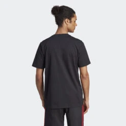 ADIDAS Manchester United DNA Graphic T-shirt 9 ADIDAS Manchester United DNA Graphic T-shirt -Draag Straal manchester united dna graphic t shirt 2