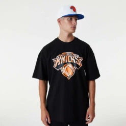 Voorkant 33 NEW ERA T-shirt New York Knicks NBA Infill Logo